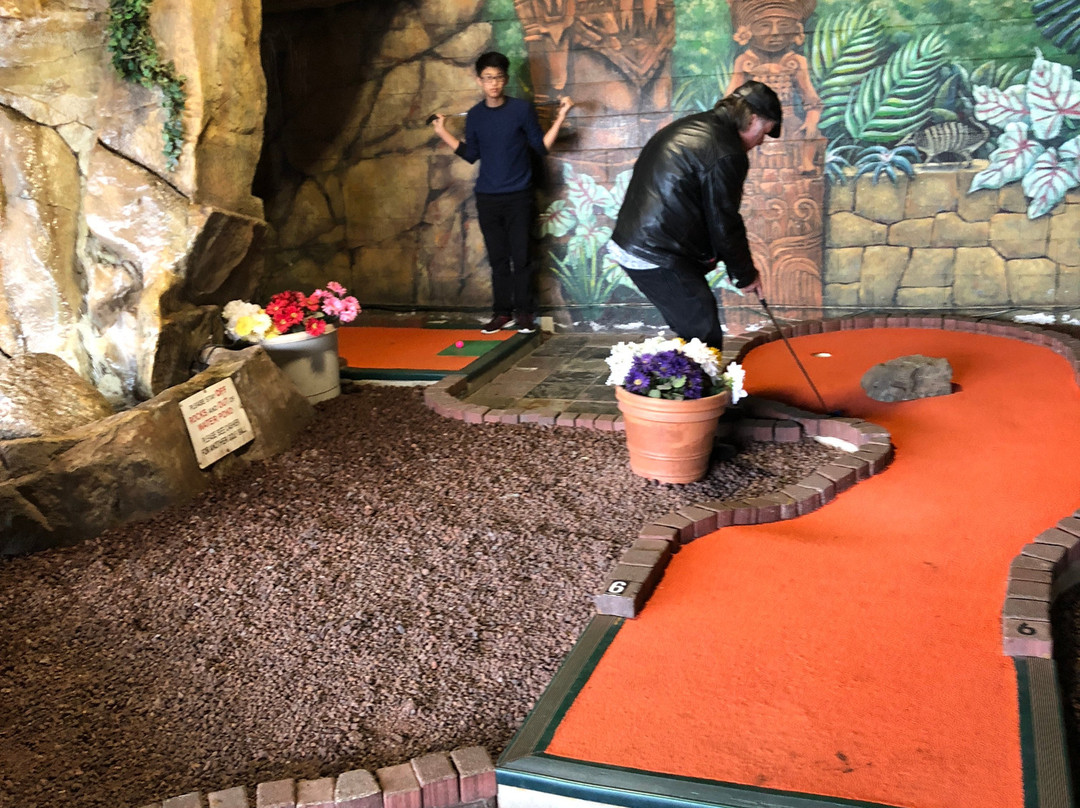 Family Fun Center & Bullwinkles Restaraunt-埃德蒙兹必去景点