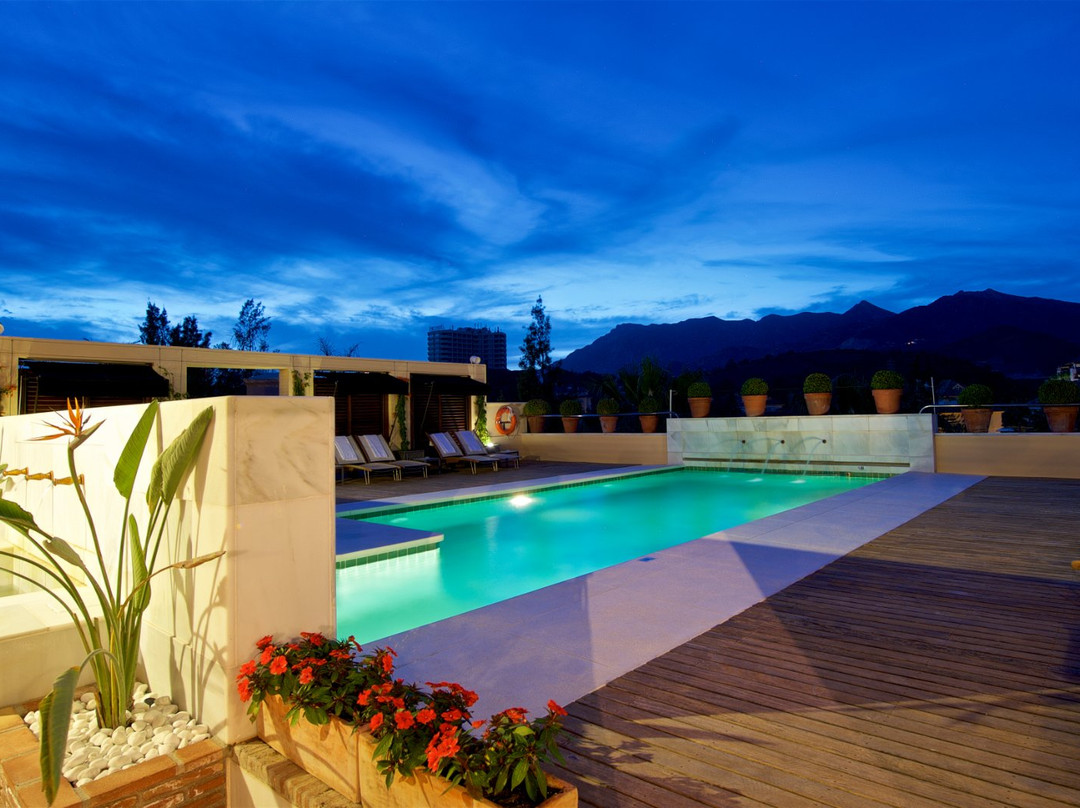 里奥皇家高尔夫酒店主图