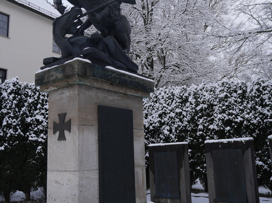 Kriegerdenkmal-肯普滕必去景点