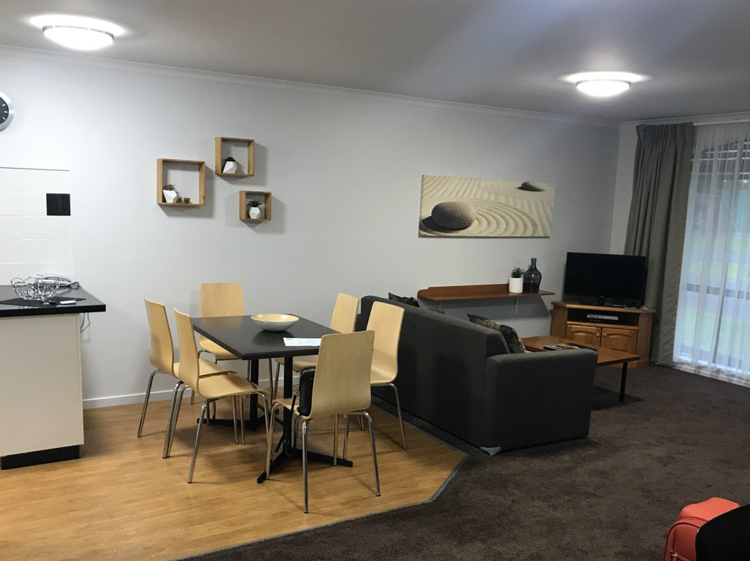 巴望谷山庄主图