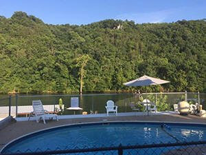 Ozark Trout Resort主图