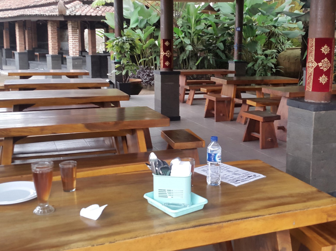 Subang餐馆和美食-Saung Abah Asli Cobek Belut