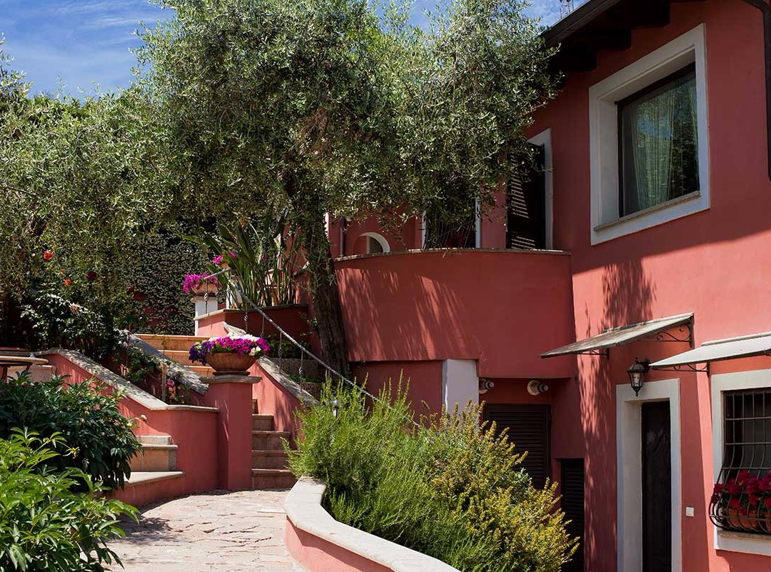 Bed and Breakfast VillaKZ主图