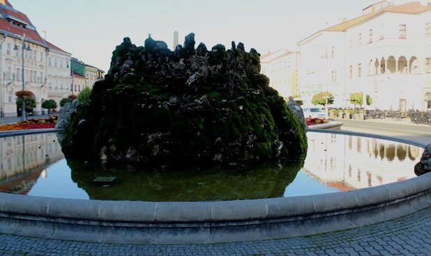 The Stone Fountain景点图片