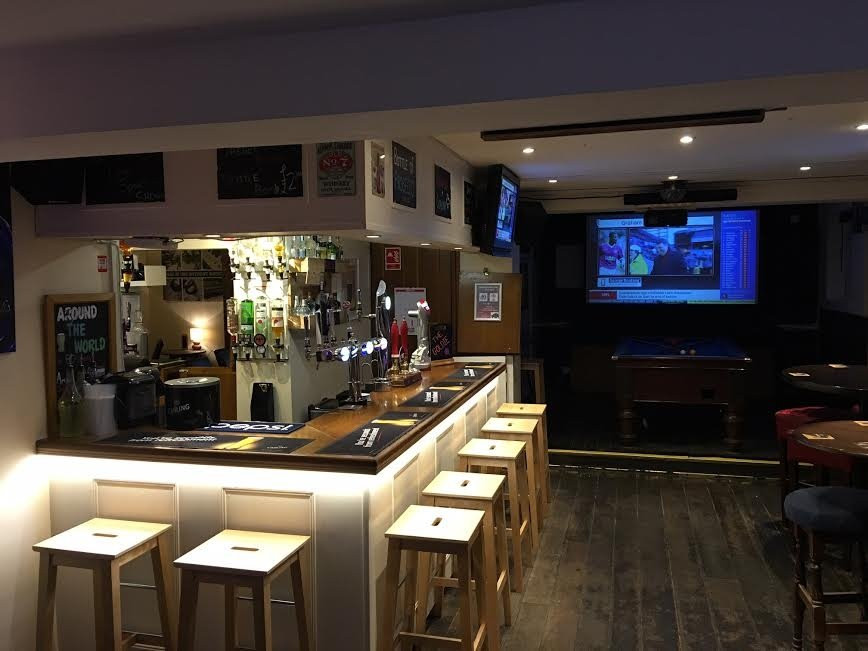 Golden Lion Inn & Sports Bar景点图片