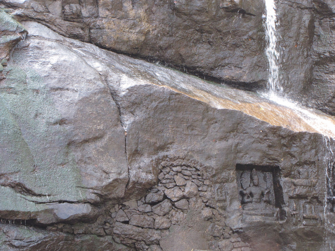 Main Falls ( Peraruvi ) Courtallam景点图片