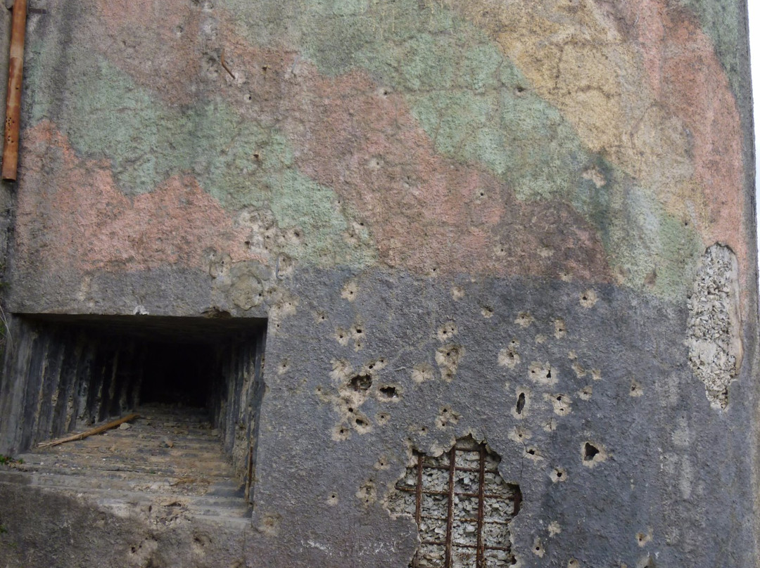 Forteresse De La Madeleine景点图片
