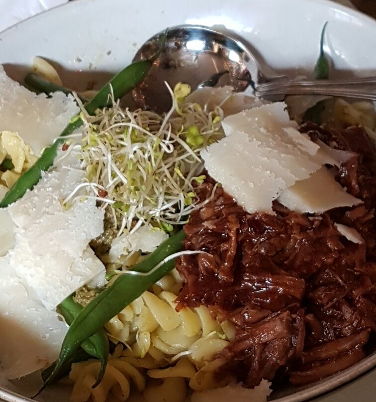 Grays Lounge-惠特利湾必去景点