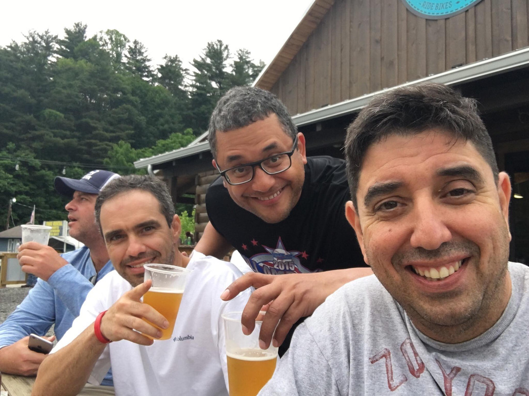 The Hub and Pisgah Tavern-Pisgah Forest必去景点