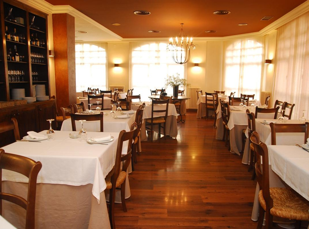 Hotel Iguarena