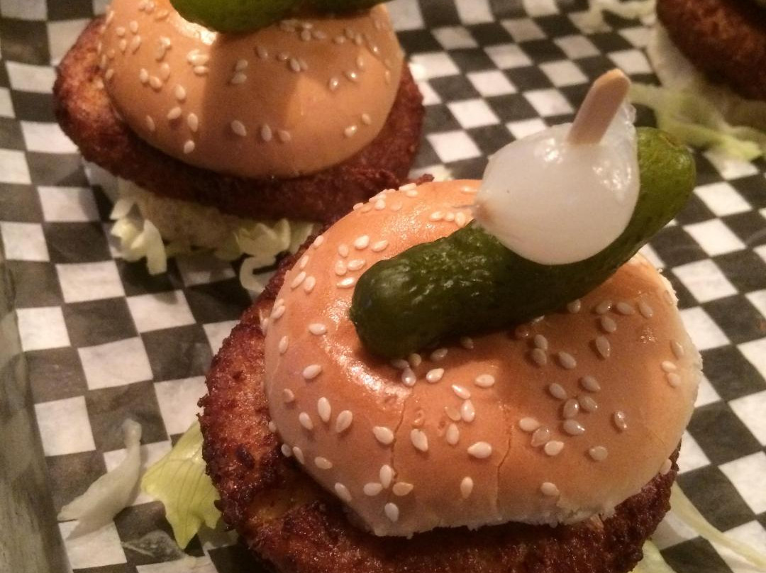 Jack & Johnnies-塔伯拉山必去景点