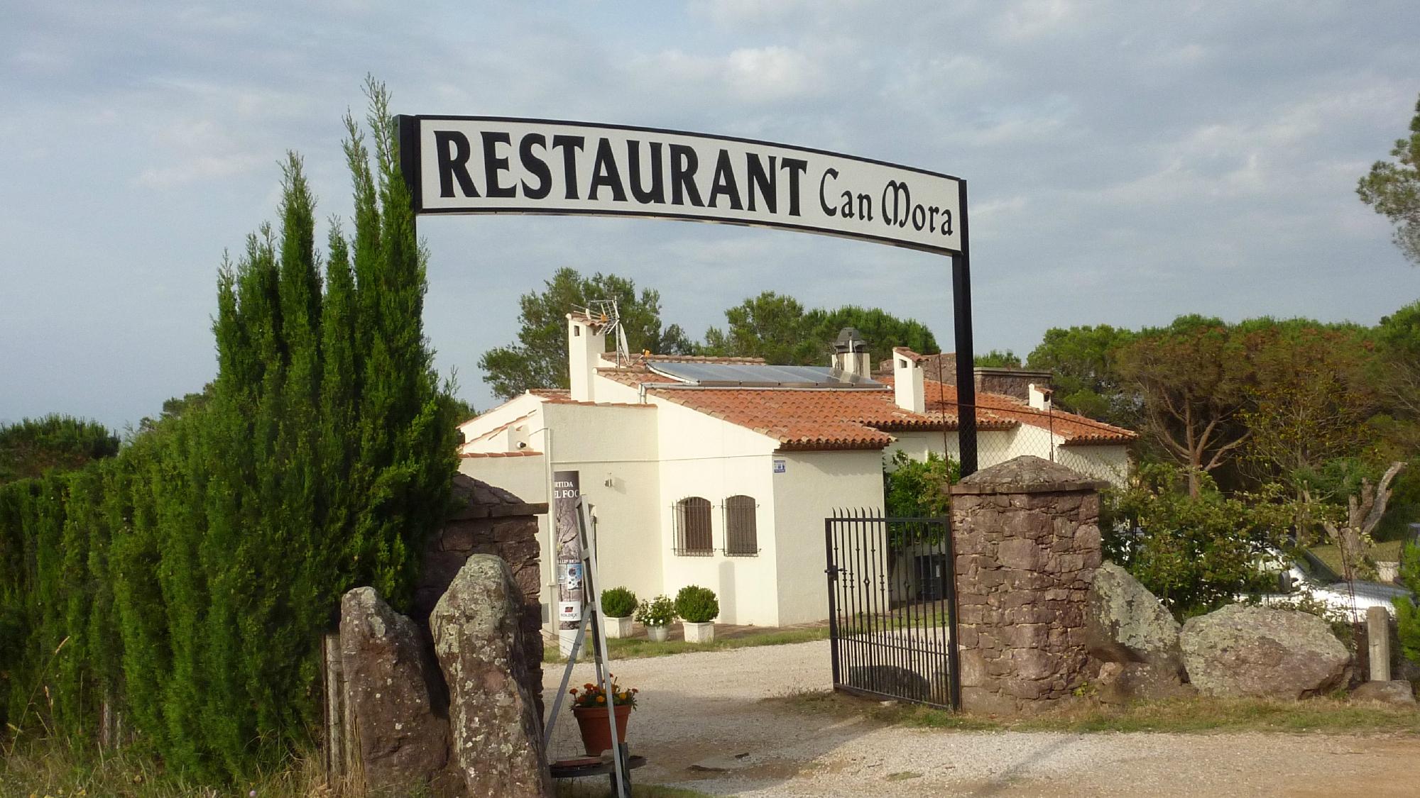 Restaurant y Apartamentos Can Mora-浴室