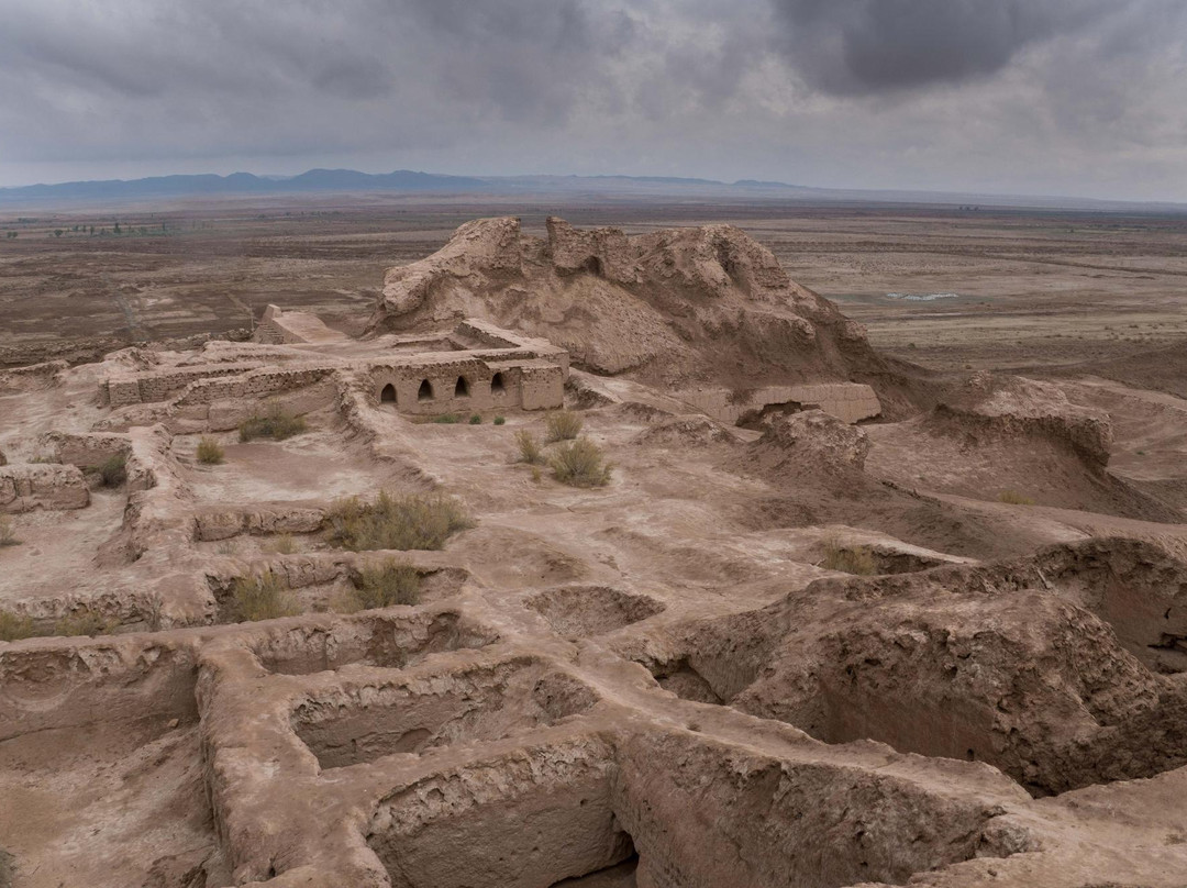 Fortress Toprak Kala-Bustan必去景点