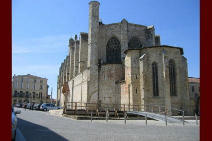 Cathedrale Saint Pierre et son Cloître景点图片