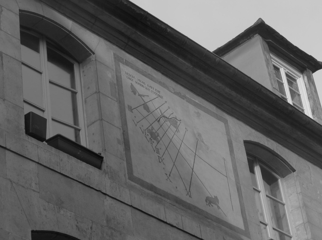Visite Guidee Paris-塞纳河畔纳伊必去景点