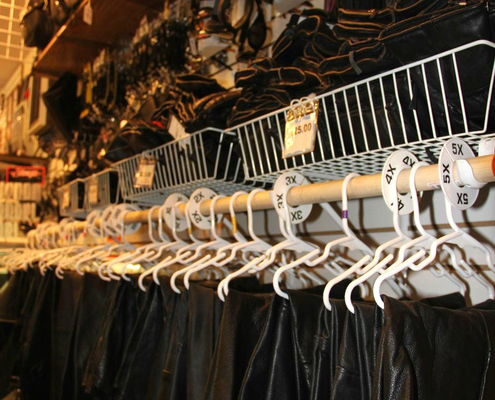 Dakota Leather Outlet-基斯通必去景点