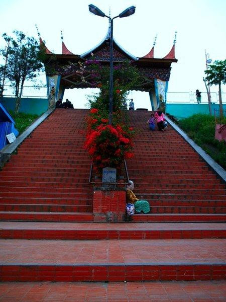 Jenjang Seribu-武吉丁宜必去景点