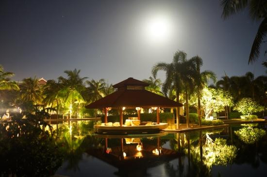 金茂三亚亚龙湾丽思卡尔顿酒店主图