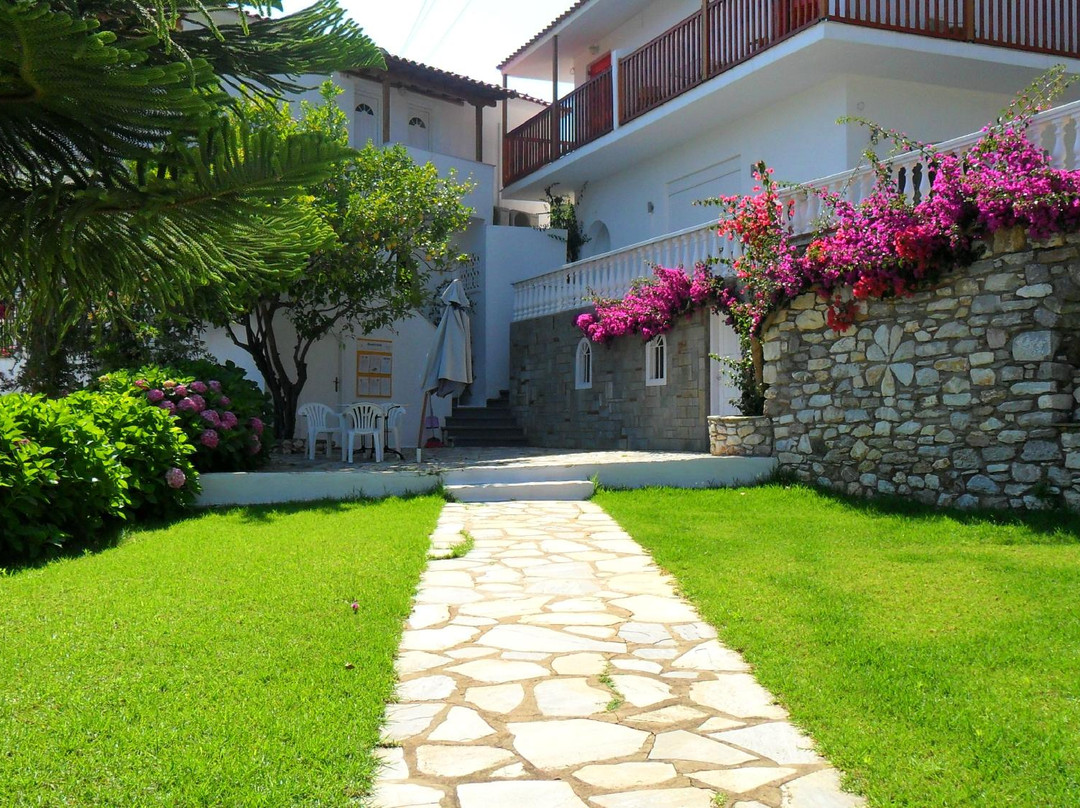 Alicia Studios and Apartments