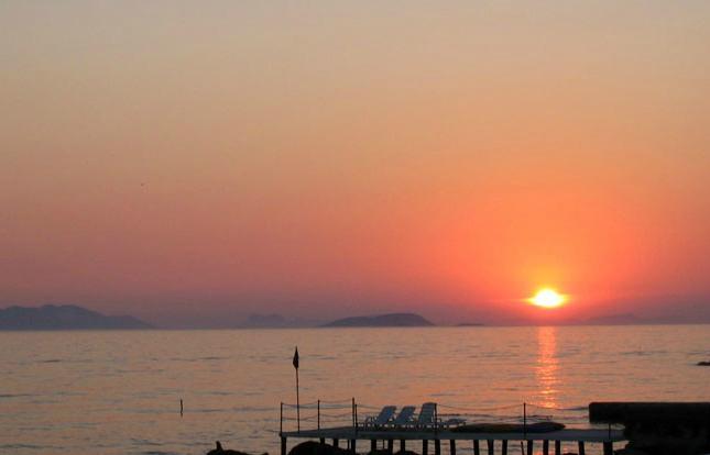 Cemre Otel-泳池
