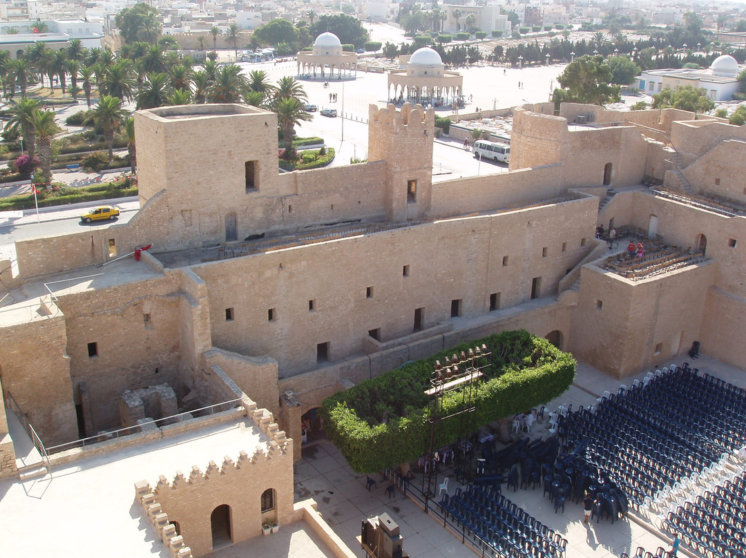 佛特而里巴特-摩纳斯特必去景点