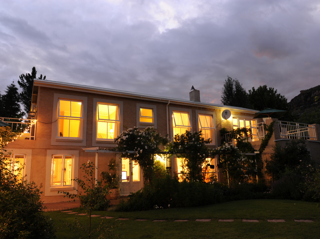 克拉伦斯酒店住宿-Millpond House