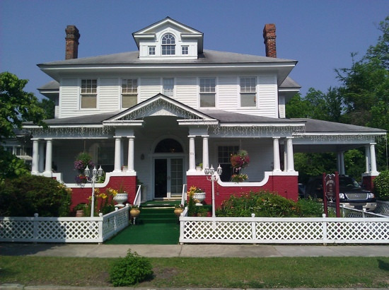 Ambrias Garden Manor Bed and Breakfast
