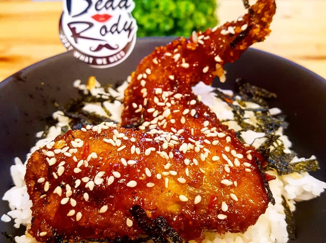 拉瑙餐馆和美食-DedaRody Library Cafe