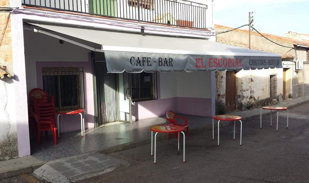 Siruela餐馆和美食-Cafe Bar El Escorial
