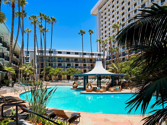 洛杉矶机场万豪酒店主图