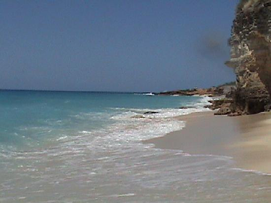 Cupecoy Bay Beach-Cupecoy Bay必去景点