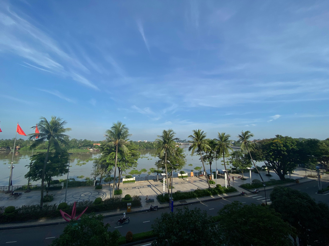 Bcons Hotel Binh Duong主图