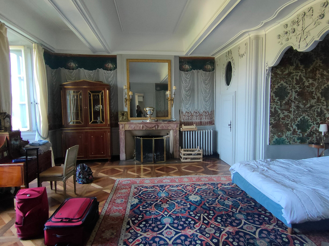 Chateau Montalembert主图