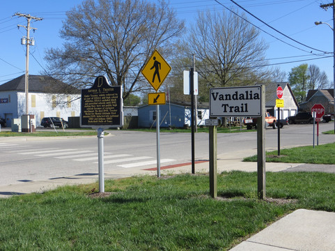 Vandalia Trail - Amo Trailhead