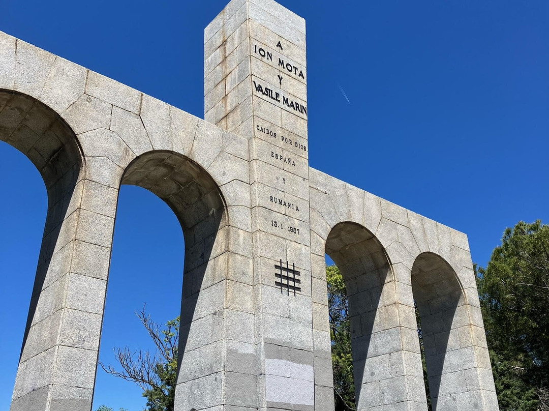 Monumento a Mota y Marin-马亚达洪达必去景点