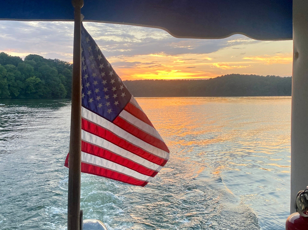Wheeler Lake Scenic Cruises景点图片