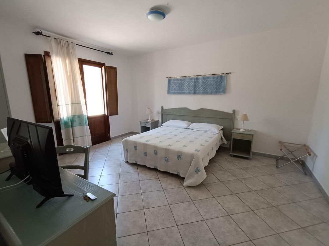 Hotel Biderrosa主图