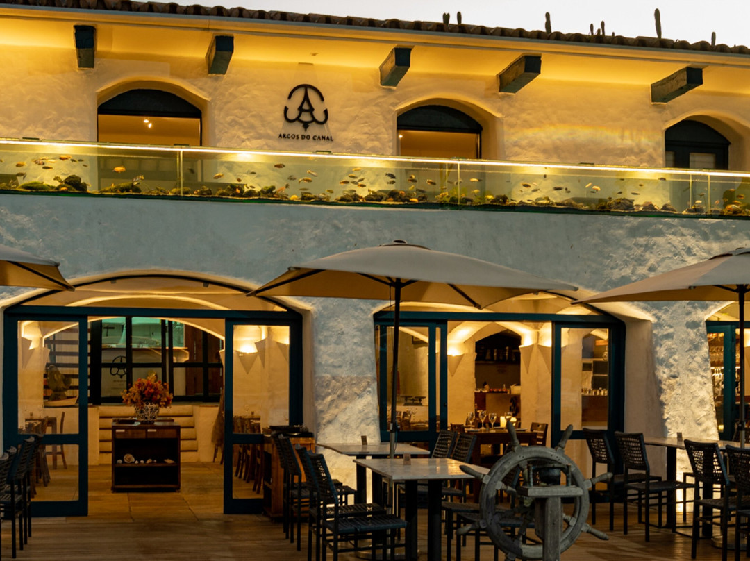 卡布弗里乌餐馆和美食-Arcos Do Canal