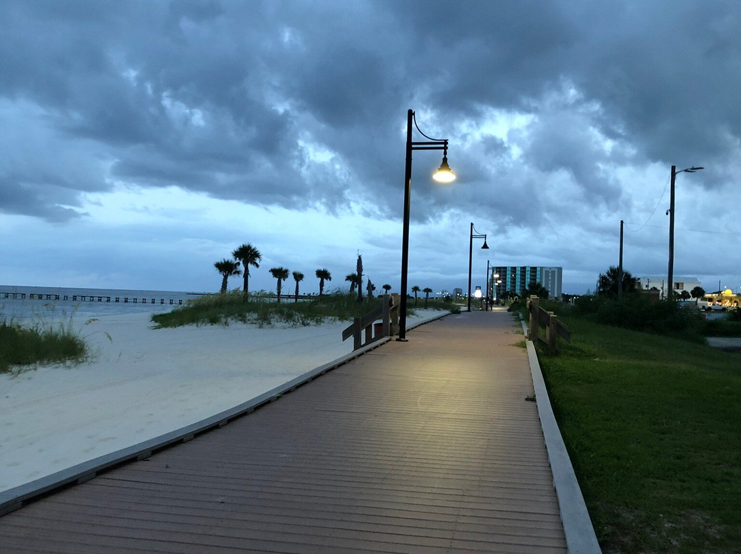 West Biloxi Boardwalk景点图片