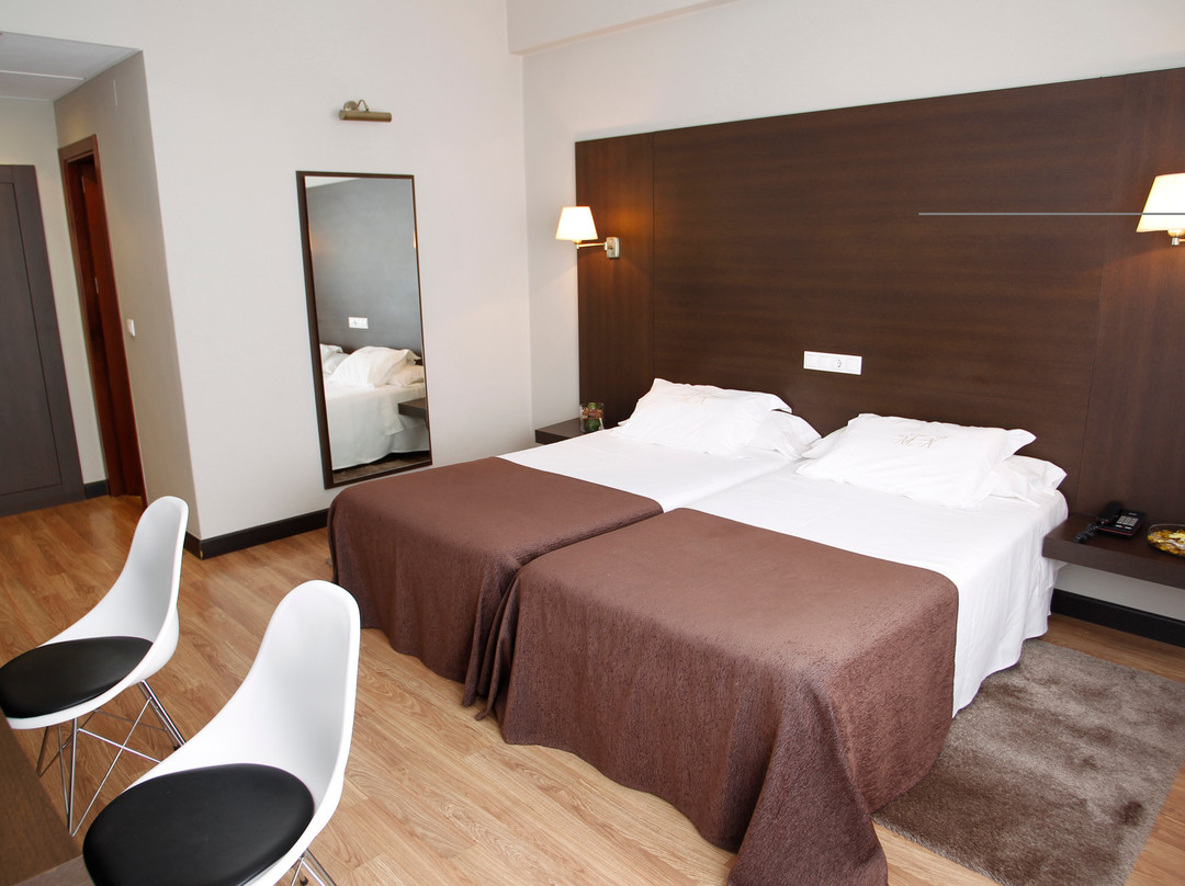 Hotel Mendez Nunez主图