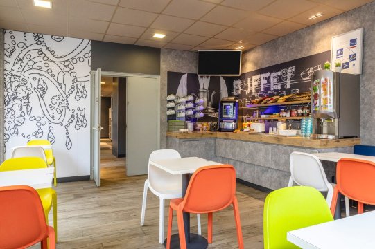 贡比涅市中心宜必思快捷酒店-餐饮