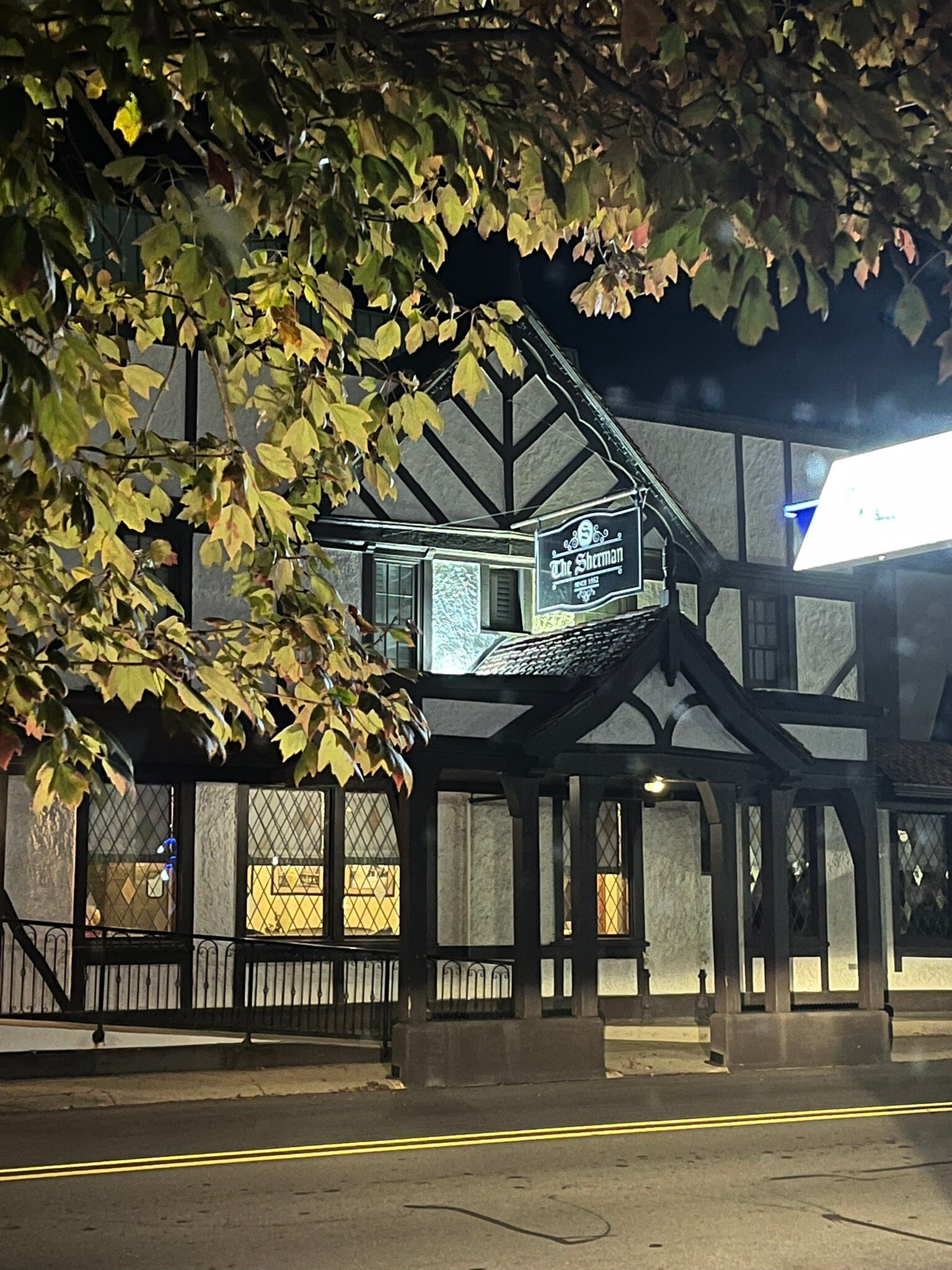The Sherman Inn-官方