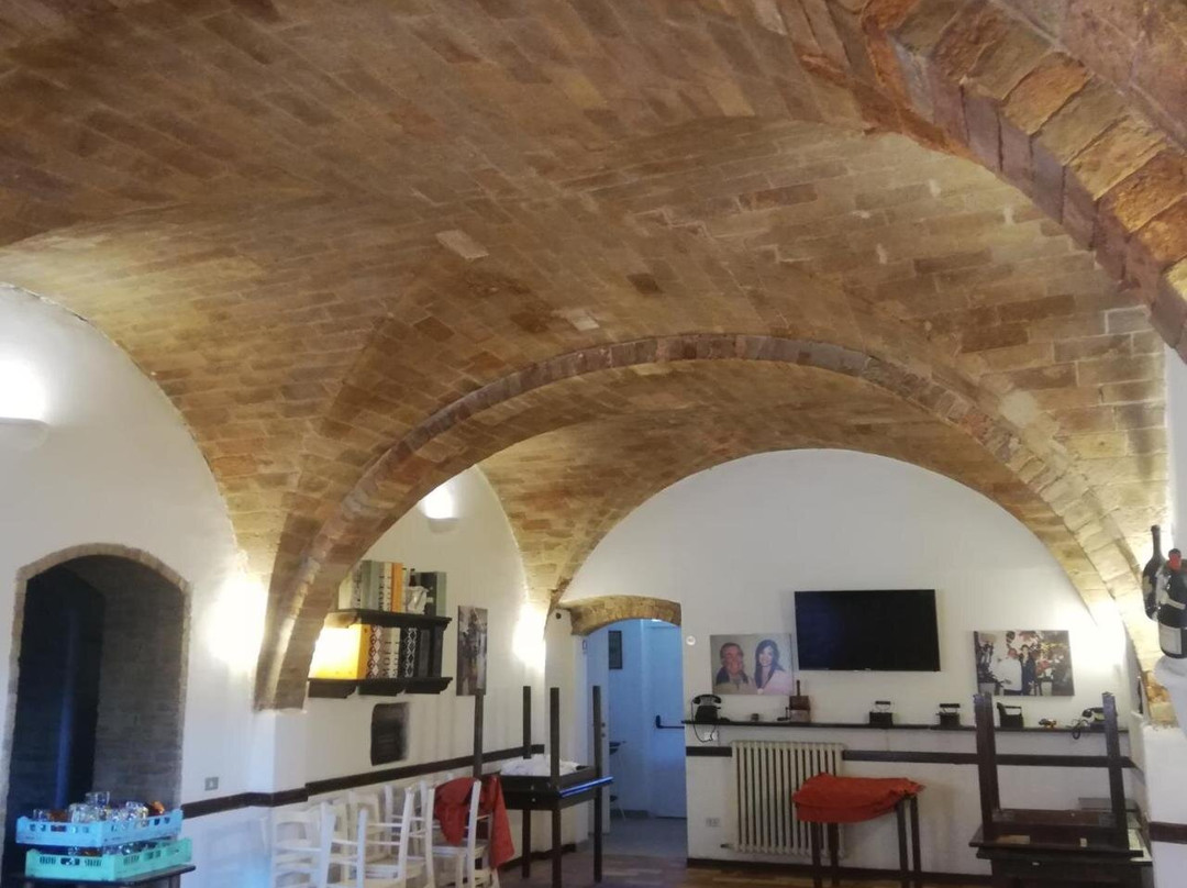 Centobuchi酒店住宿-Trattoria Cognigni