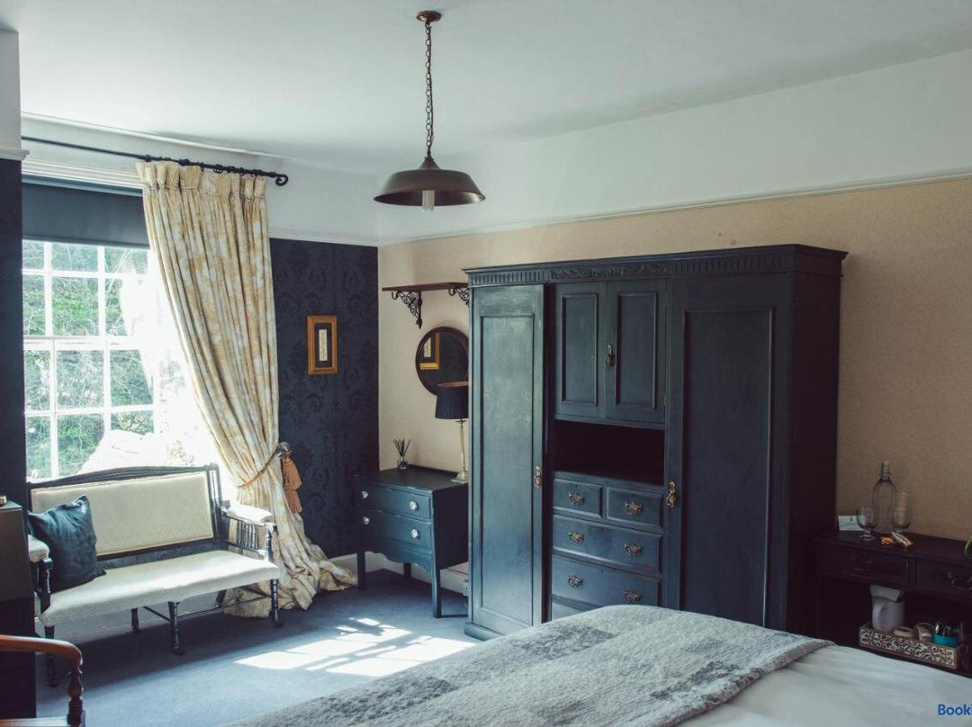 Traditional 18th Century Farmhouse in Streatley