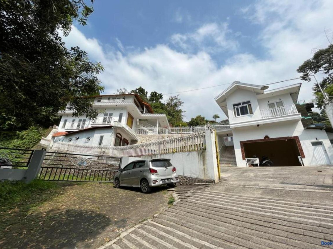 Oyo Life 92844 Penginapan Cibodas