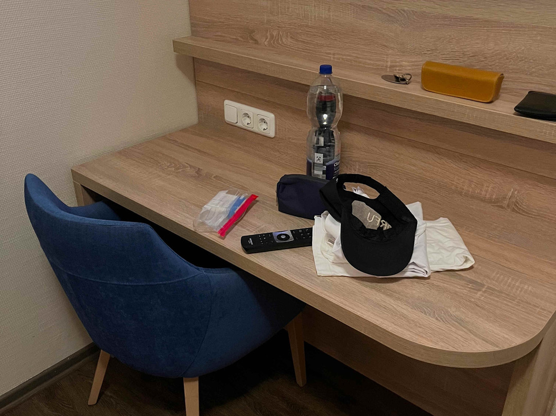 Schwarzer Adler主图