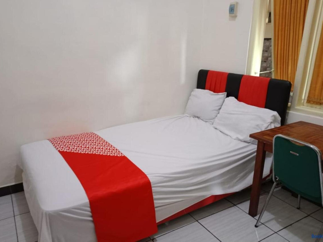 Oyo Life 92785 Wisma Trubus  Syariah