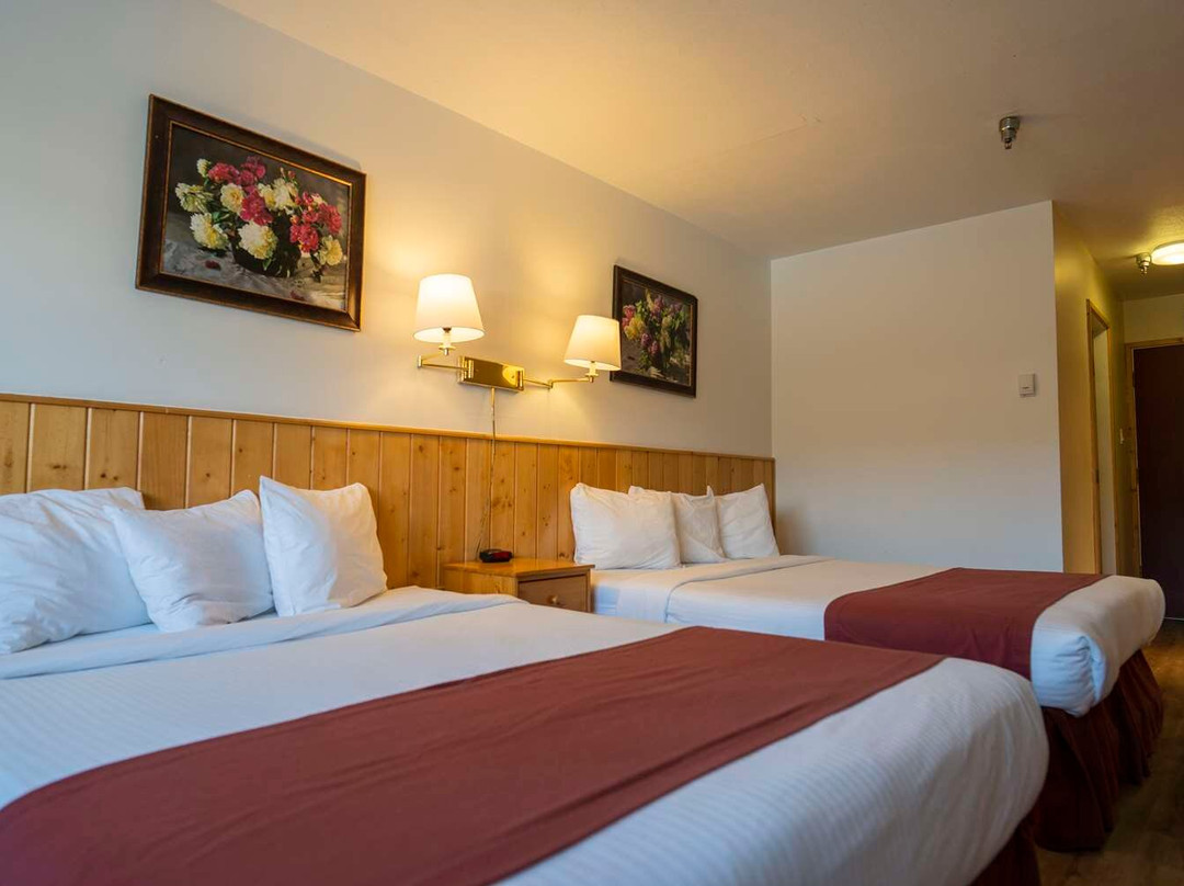 Canadas Best Value Inn River View Hotel