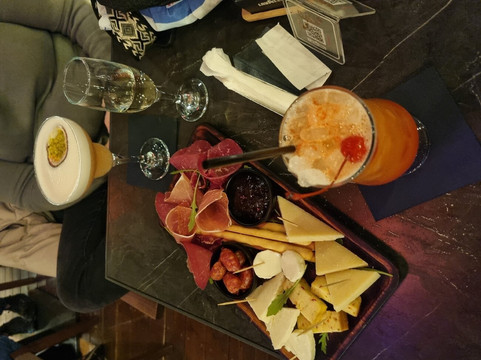 Oping's Cocktails And Beer-地拉那必去景点