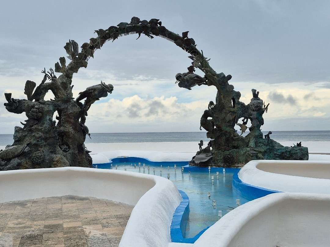 Coral Reefs Monument景点图片